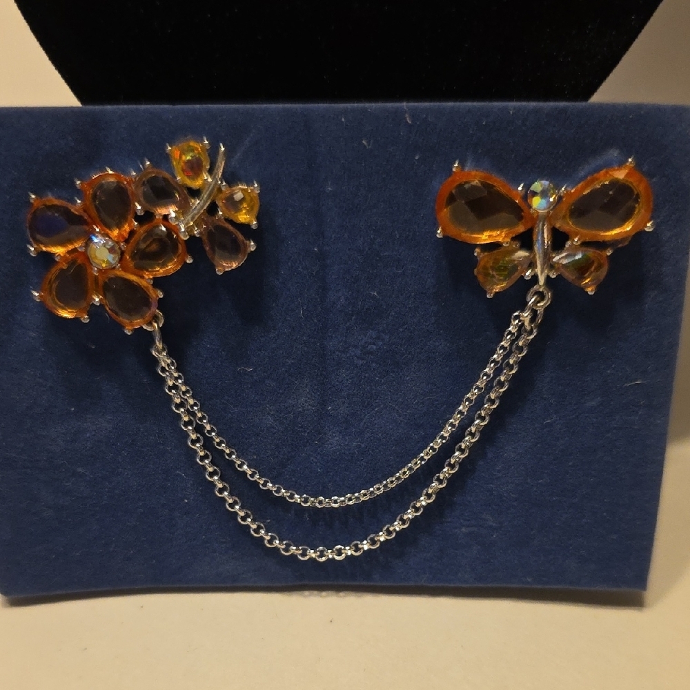 Avon Vintage Fluttering Butterfly Chain And Flower Brooch Pin